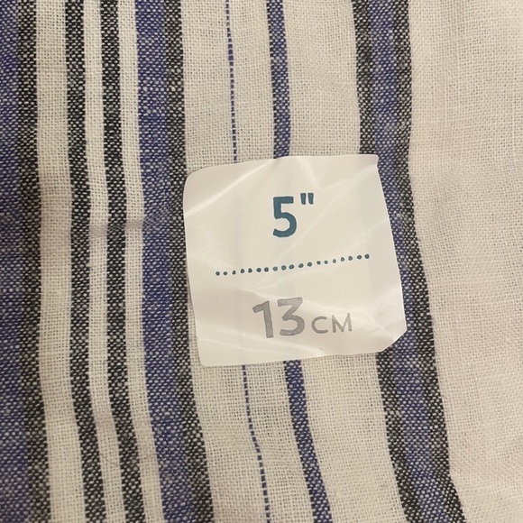 Nwt Linen shorts - Picture 2 of 4